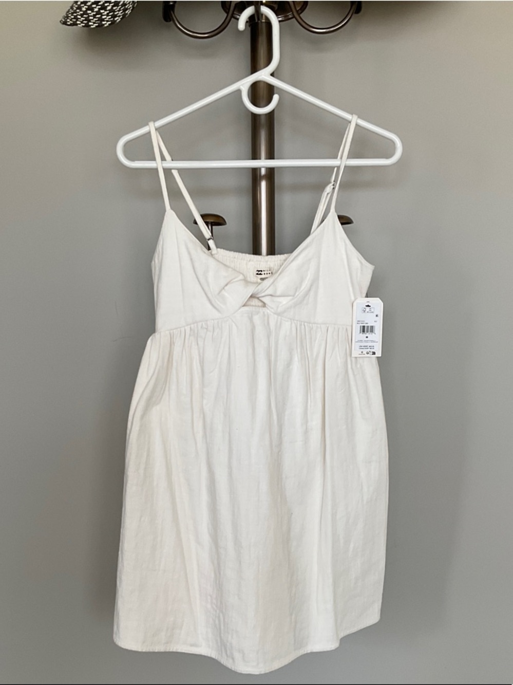 Billabong “in a twist” Ivory Sleeveless Twist Dress